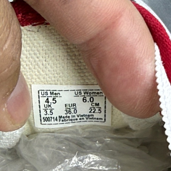 (S0)Vans Classic Checker Red
Blood Drip Sneakers, size 4.5 men's, size 6 women's - Picture 9 of 9